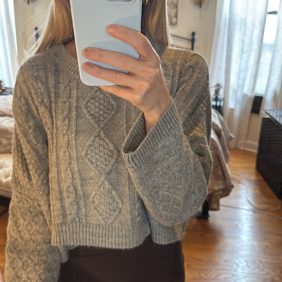 Princess Polly The Stan Grey Cropped Sweater NWOT​ - Picture 4 of 5